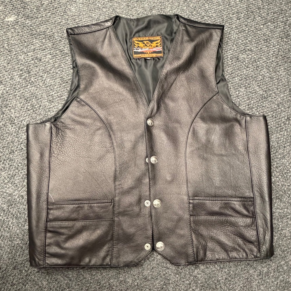 Milwaukee Leather Mens Black Pebbled Leather Biker Vest Buffalo Nickel Snaps XL